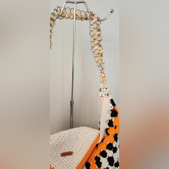 Large sized multicolor handmade bag - Picture 4 of 4